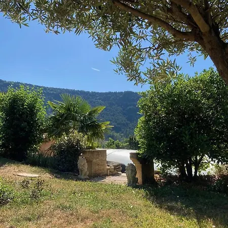 Caline D'hotes 4* Vesseaux