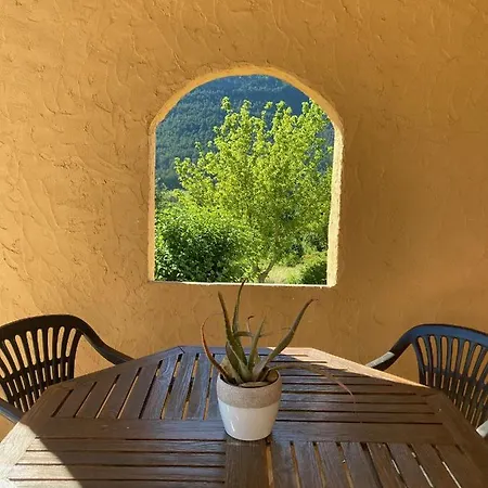 Caline D'hotes Bed & Breakfast *