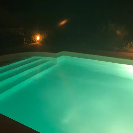 Caline D'hotes Bed & Breakfast Vesseaux