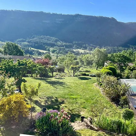 Caline D'hotes Bed & Breakfast Vesseaux